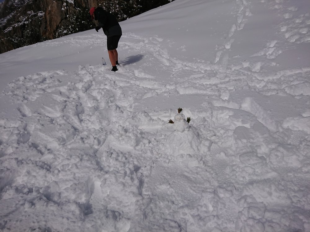  The finished mini snowman on the top of the pass 