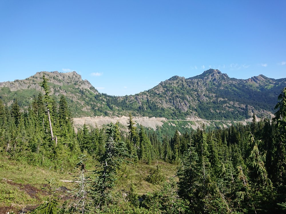  Looking at the highway at Chinook Pass 